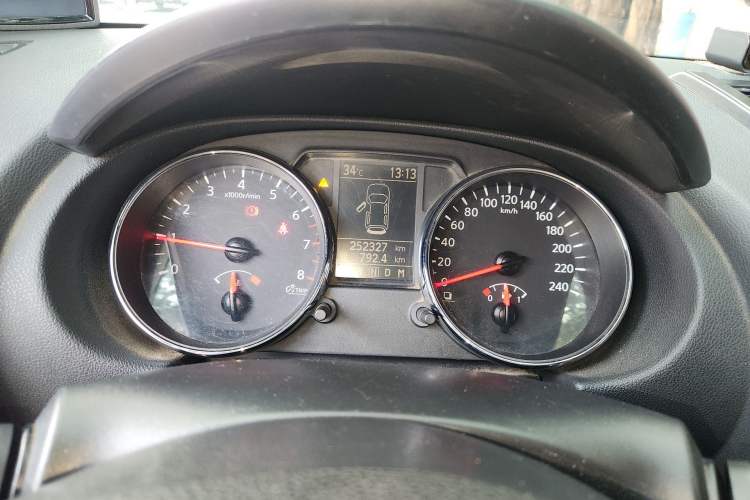 Used Nissan Qashqai 2011 2.0 XL Fire CVT 2WD Odometer Close Up