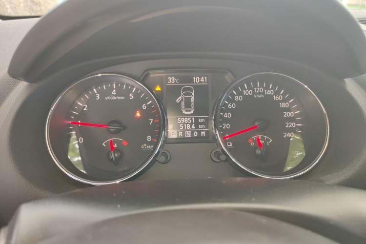 Used Nissan Qashqai 2011 2.0 XV Lea CVT 2WD Odometer Close Up
