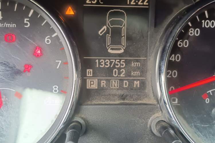 Used Nissan Qashqai 2011 2.0 XV Lea CVT 2WD Odometer Close Up