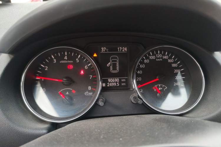 Used Nissan Qashqai 2011 2.0 XL Fire 6MT 2WD Odometer Close Up