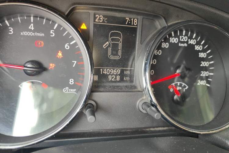 Used Nissan Qashqai 2011 2.0 XL Fire 6MT 2WD Odometer Close Up
