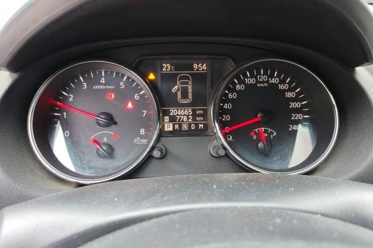 Used Nissan Qashqai 2011 2.0 XL Fire CVT 2WD Odometer Close Up