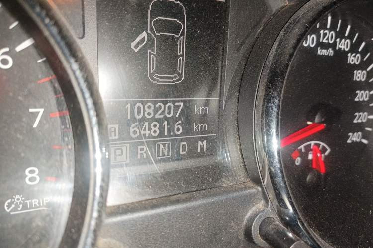 Used Nissan Qashqai 2011 2.0 XV Lea CVT 2WD Odometer Close Up