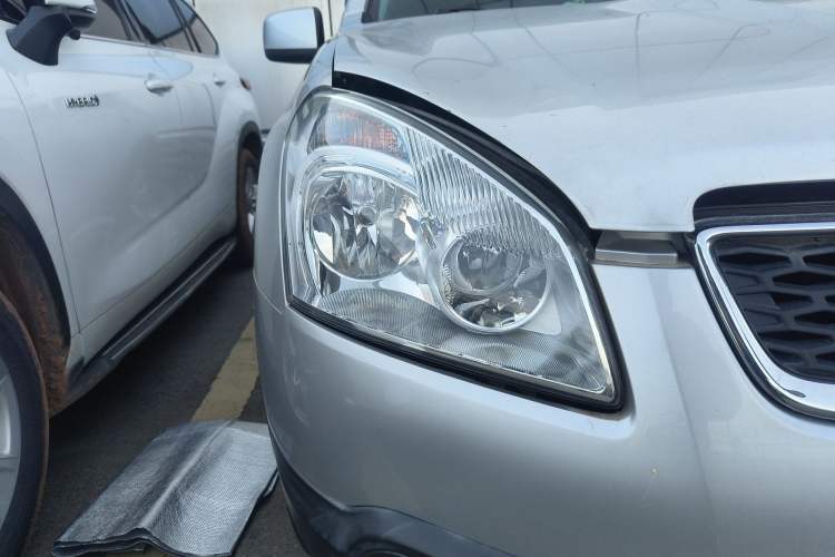 Used Nissan Qashqai 2011 2.0 XL Fire 6MT 2WD Right Front Headlight
