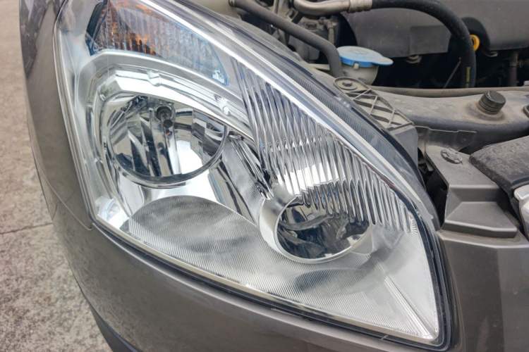 Used Nissan Qashqai 2011 2.0 XV Lea CVT 2WD Right Front Headlight