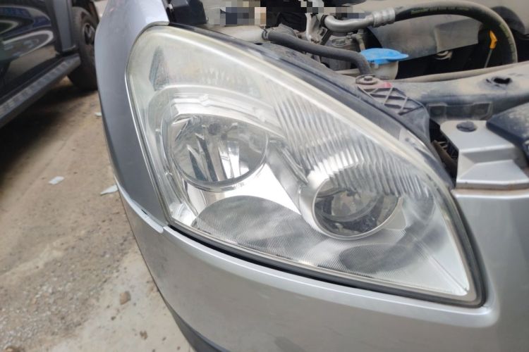 Used Nissan Qashqai 2011 2.0 XL Fire 6MT 2WD Right Front Headlight