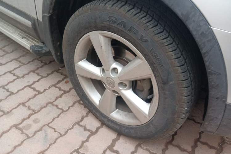 Used Nissan Qashqai 2011 2.0 XV Lea CVT 2WD Right Front Wheel Hub