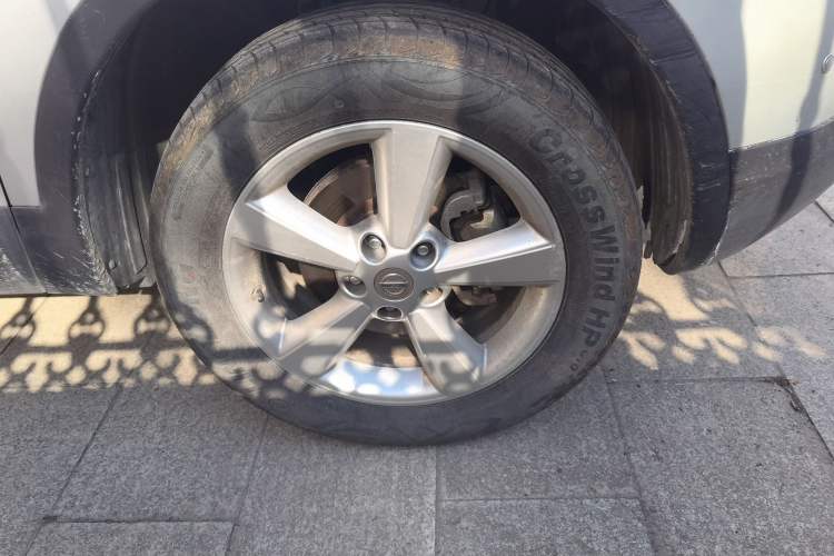 Used Nissan Qashqai 2011 2.0 XV Lea CVT 2WD Right Front Wheel Hub