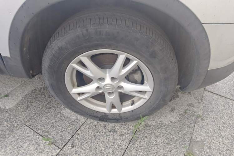 Used Nissan Qashqai 2011 2.0 XL Fire 6MT 2WD Right Front Wheel Hub