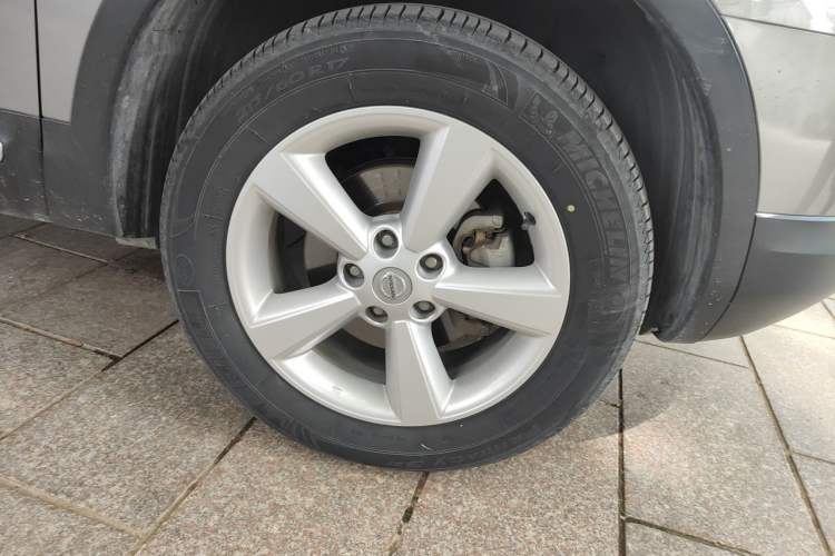 Used Nissan Qashqai 2011 2.0 XV Lea CVT 2WD Right Front Wheel Hub