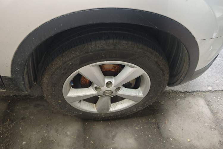 Used Nissan Qashqai 2011 2.0 XV Lea CVT 2WD Right Front Wheel Hub