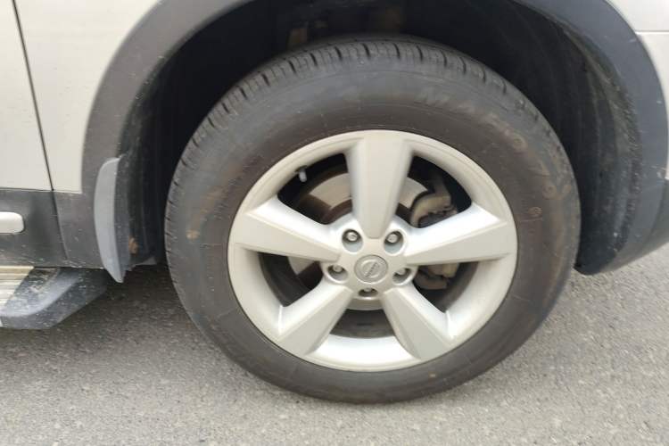 Used Nissan Qashqai 2011 2.0 XV Lea CVT 2WD Right Front Wheel Hub