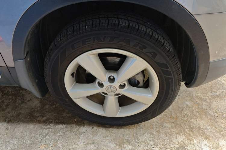 Used Nissan Qashqai 2011 2.0 XV Lea CVT 2WD Right Front Wheel Hub