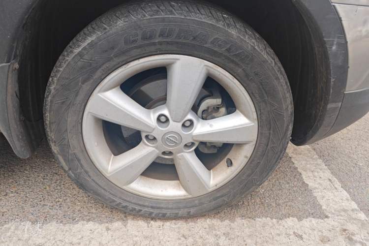 Used Nissan Qashqai 2011 2.0 XV Lea CVT 2WD Right Front Wheel Hub