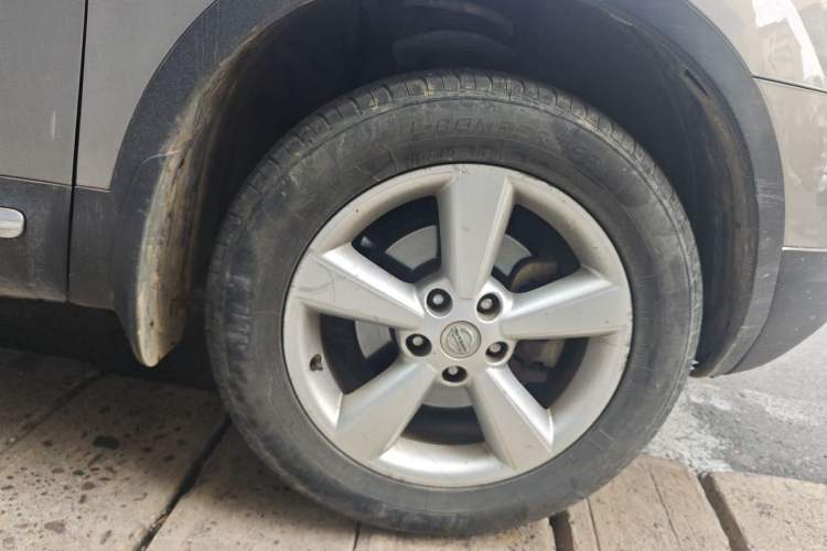 Used Nissan Qashqai 2011 2.0 XV Lea CVT 2WD Right Front Wheel Hub
