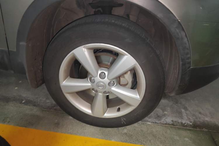 Used Nissan Qashqai 2011 2.0 XV Lea CVT 2WD Right Front Wheel Hub