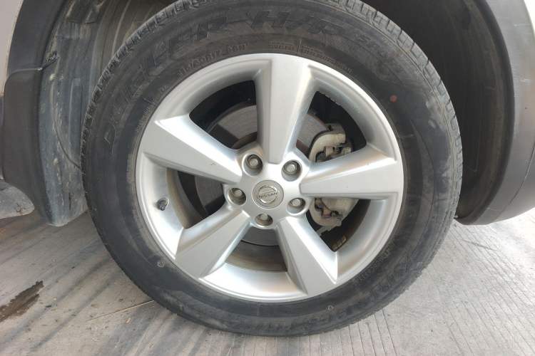 Used Nissan Qashqai 2011 2.0 XV Lea CVT 2WD Right Front Wheel Hub