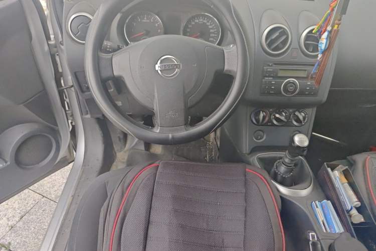 Used Nissan Qashqai 2011 2.0 XL Fire 6MT 2WD Steering Wheel