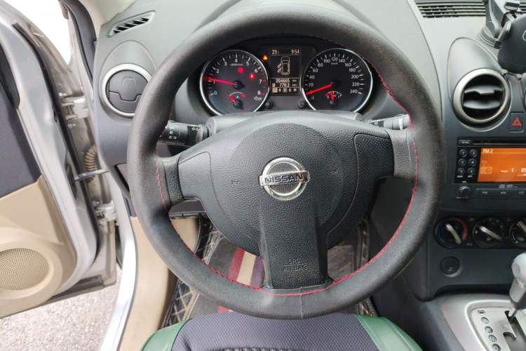 Used Nissan Qashqai 2011 2.0 XL Fire CVT 2WD Steering Wheel