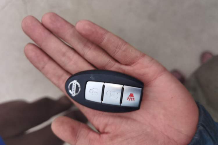 Used Nissan Qashqai 2011 2.0 XL Fire CVT 2WD Vehicle Key