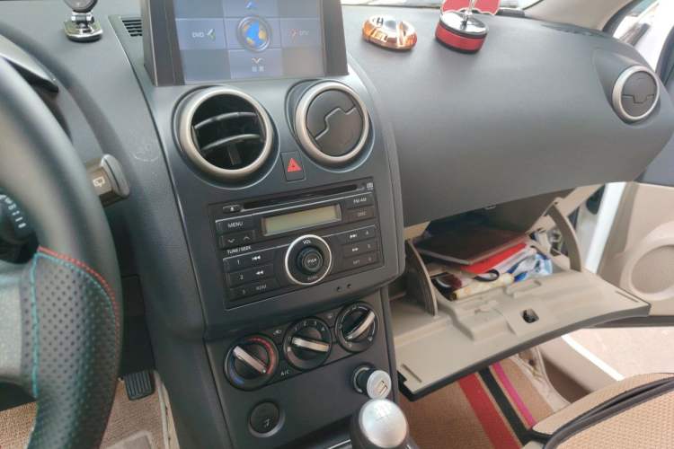 Used Nissan Qashqai 2011 2.0 XL Fire 6MT 2WD Audio And AC Panel