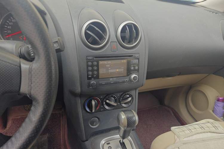 Used Nissan Qashqai 2011 2.0 XL Fire CVT 2WD Audio And AC Panel