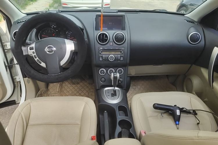 Used Nissan Qashqai 2011 2.0 XV Lea CVT 2WD Center Console