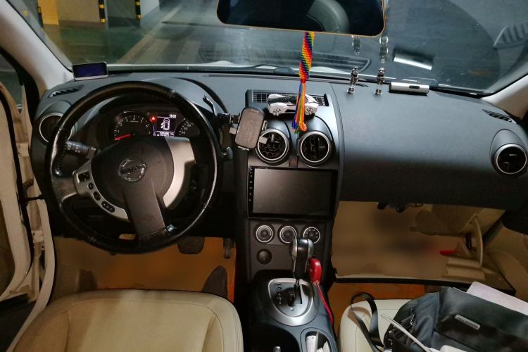 Used Nissan Qashqai 2011 2.0 XV Lea CVT 2WD Center Console