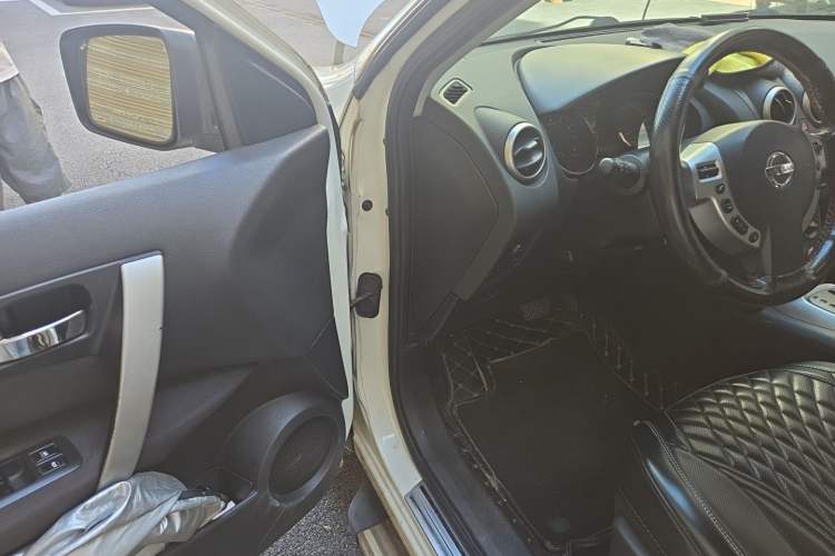 Used Nissan Qashqai 2011 2.0 XL Fire CVT 2WD Driver Seat