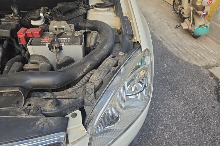 Used Nissan Qashqai 2011 2.0 XL Fire CVT 2WD Engine Bay Left