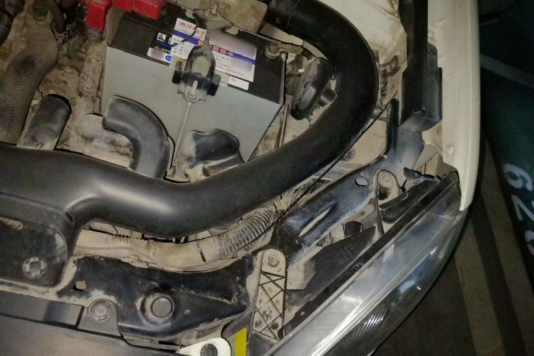 Used Nissan Qashqai 2011 2.0 XV Lea CVT 2WD Engine Bay Left