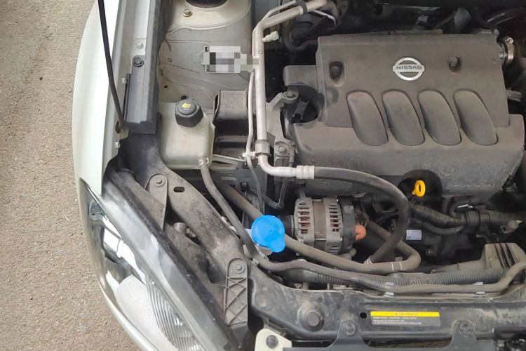 Used Nissan Qashqai 2011 2.0 XV Lea CVT 2WD Engine Bay Right