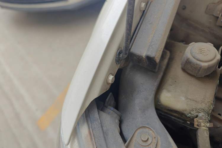 Used Nissan Qashqai 2011 2.0 XL Fire CVT 2WD Engine Bay Right