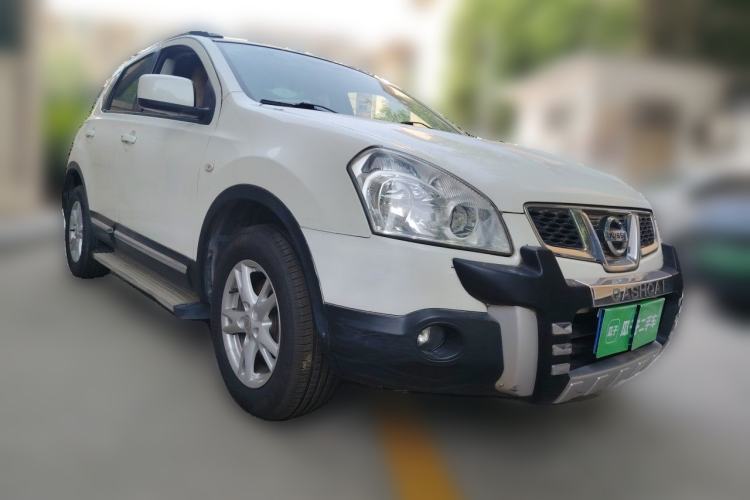 Used Nissan Qashqai 2011 2.0 XL Fire 6MT 2WD Front Right 45 Deg