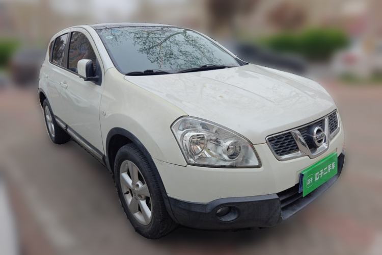 Used Nissan Qashqai 2011 2.0 XV Tigre CVT 4WD Front Right 45 Deg
