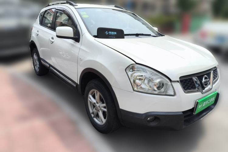 Used Nissan Qashqai 2011 2.0 XL Fire CVT 2WD Front Right 45 Deg