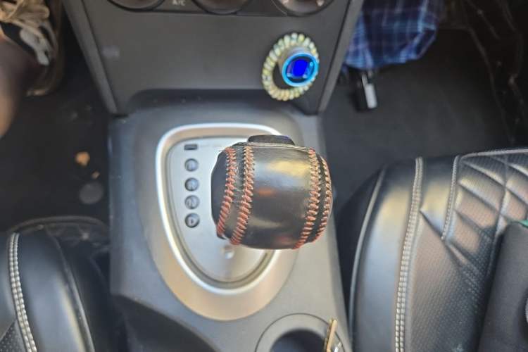 Used Nissan Qashqai 2011 2.0 XL Fire CVT 2WD Gear Lever