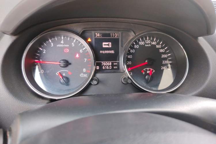 Used Nissan Qashqai 2011 2.0 XL Fire 6MT 2WD Odometer Close Up