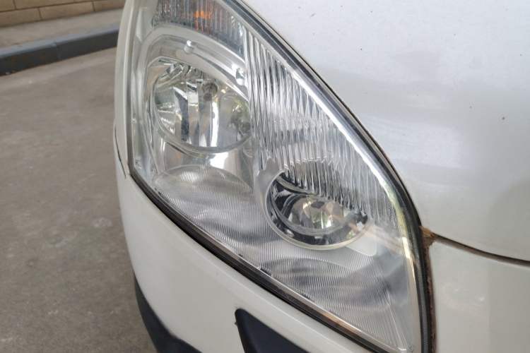 Used Nissan Qashqai 2011 2.0 XL Fire 6MT 2WD Right Front Headlight