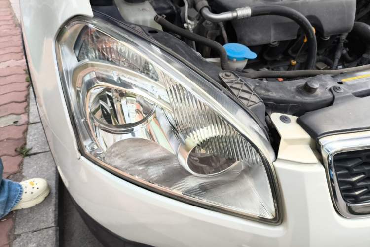 Used Nissan Qashqai 2011 2.0 XL Fire CVT 2WD Right Front Headlight