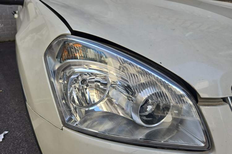 Used Nissan Qashqai 2011 2.0 XL Fire CVT 2WD Right Front Headlight