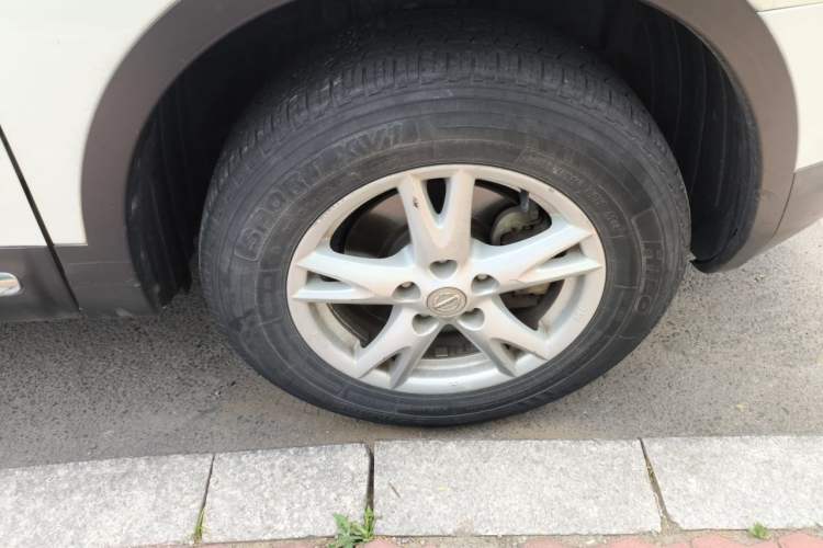 Used Nissan Qashqai 2011 2.0 XL Fire CVT 2WD Right Front Wheel Hub