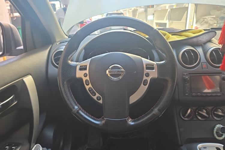 Used Nissan Qashqai 2011 2.0 XL Fire CVT 2WD Steering Wheel
