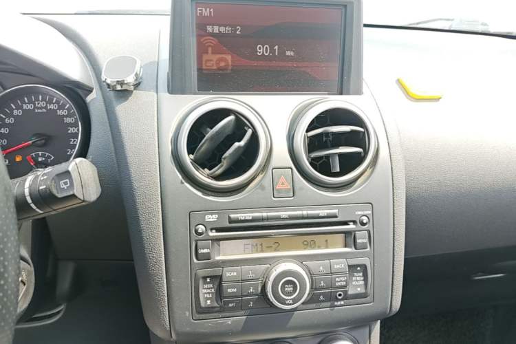 Used Nissan Qashqai 2011 2.0 XV Lea CVT 2WD Audio And AC Panel