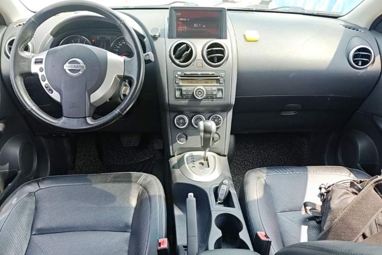 Used Nissan Qashqai 2011 2.0 XV Lea CVT 2WD Center Console