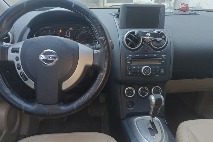 Used Nissan Qashqai 2011 2.0 XV Lea CVT 2WD Center Console