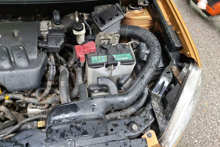 Used Nissan Qashqai 2011 2.0 XL Fire CVT 2WD Engine Bay Left