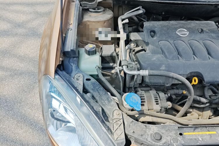 Used Nissan Qashqai 2011 2.0 XV Lea CVT 2WD Engine Bay Right