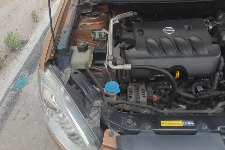 Used Nissan Qashqai 2011 2.0 XV Lea CVT 2WD Engine Bay Right