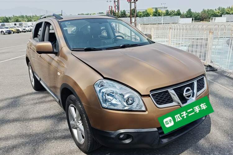 Used Nissan Qashqai 2011 2.0 XV Lea CVT 2WD Front Right 45 Deg